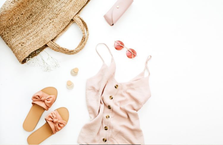 capsule wardrobe για τις καλοκαιρινές διακοπές